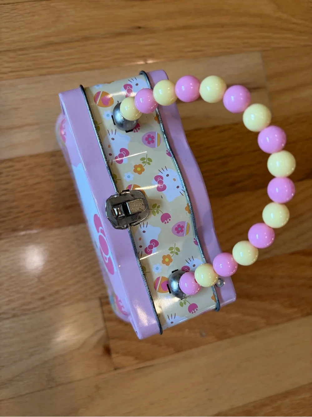 Hello Kitty Beaded Handle Tin Purse (Spring/Easter Theme)
